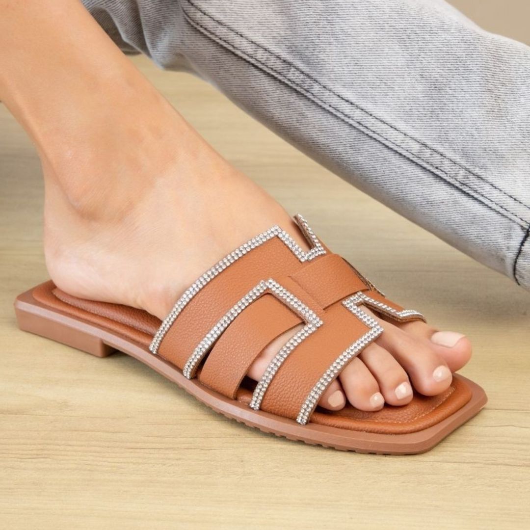Bobbie 8 Weaver Flat Sandal